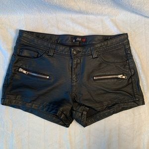 Dilvin Leather Shorts Sz 40